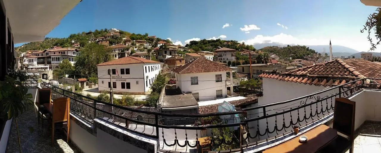 Villa Mishel Berat Konukevi
